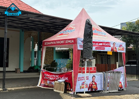 Persiapan Event Bukber Mie Sedaap dan Top Coffee di Cluster Diamond BTR3 Bekasi sudah dilakukan sejak pagi hari. Acara siap digelar di pelataran Masjid Almuhajirin sore ini pukul 17.30 WIB.