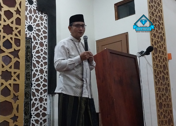 Alimudin Anggota DPRD Bekasi Hadiri Tarawih Berjamaah dan Sampaikan Tausiah di Masjid Al Muhajirin